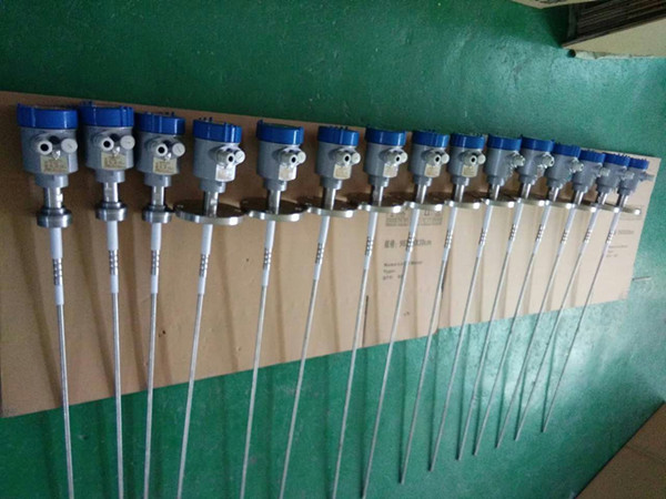 雷達(dá)液位計(jì)。