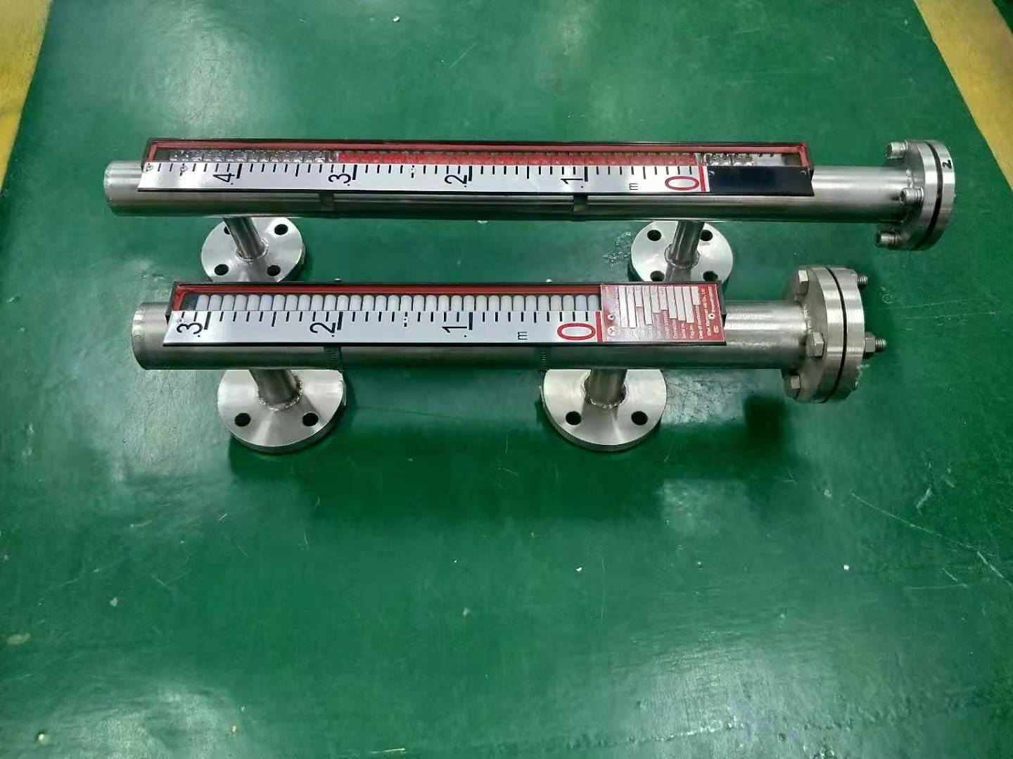 頂裝磁翻板液位計(jì)的原理