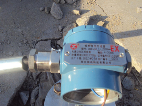 連桿浮球液位計